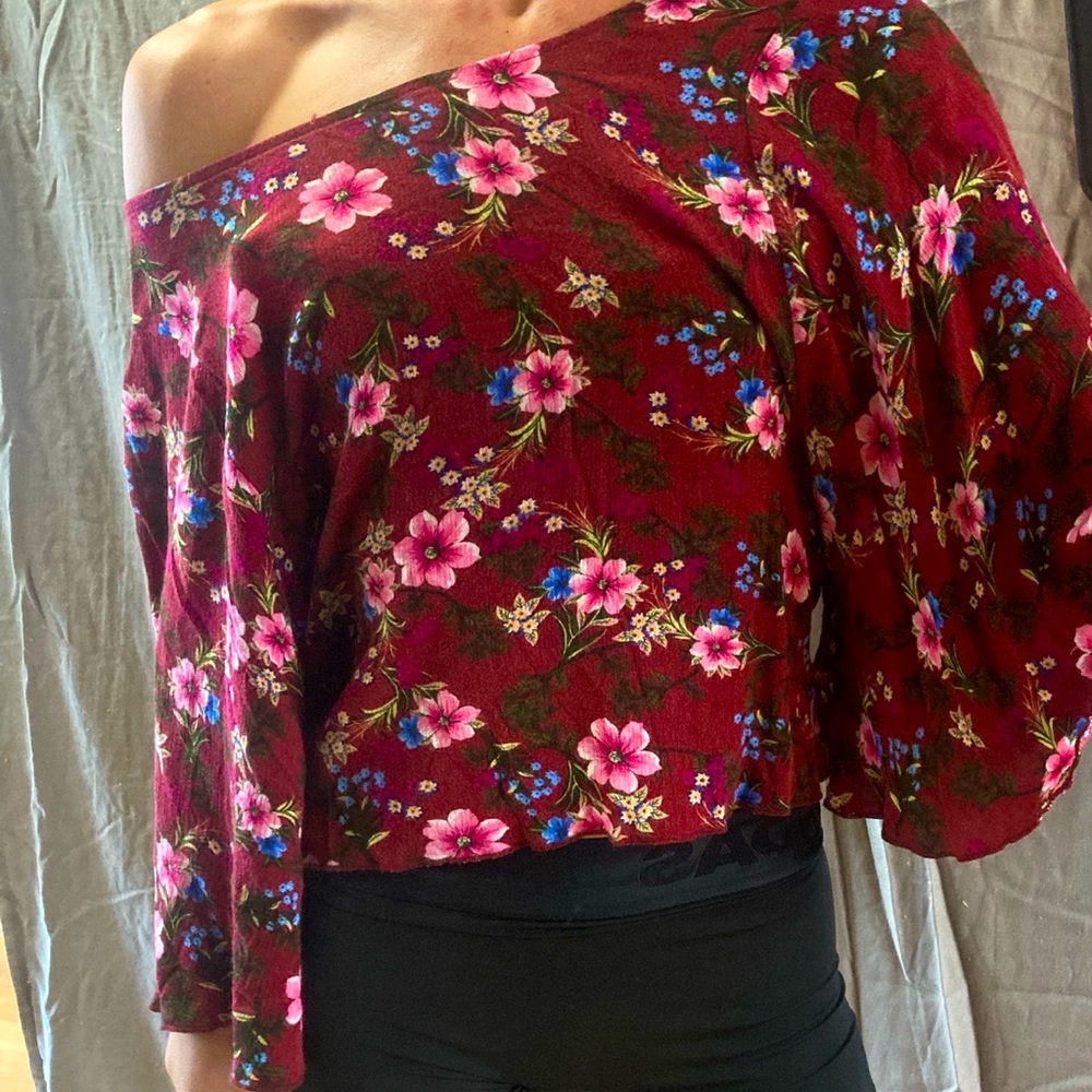 adorable oversized blouse 🌸
